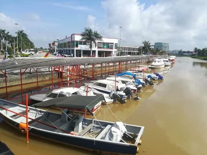Golden Swan Sibu Homestay Esterno foto